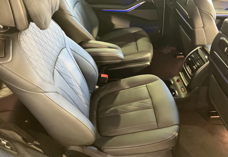 BMW X7 White