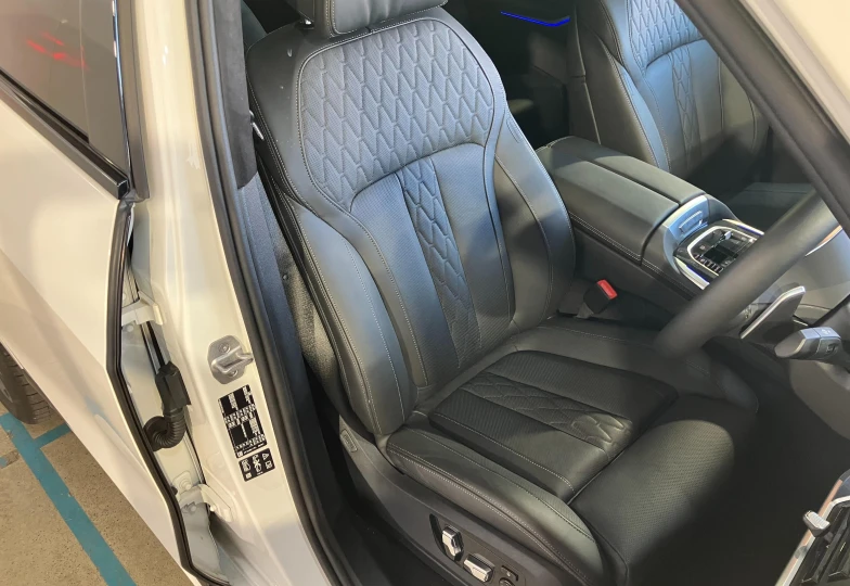 BMW X7 White