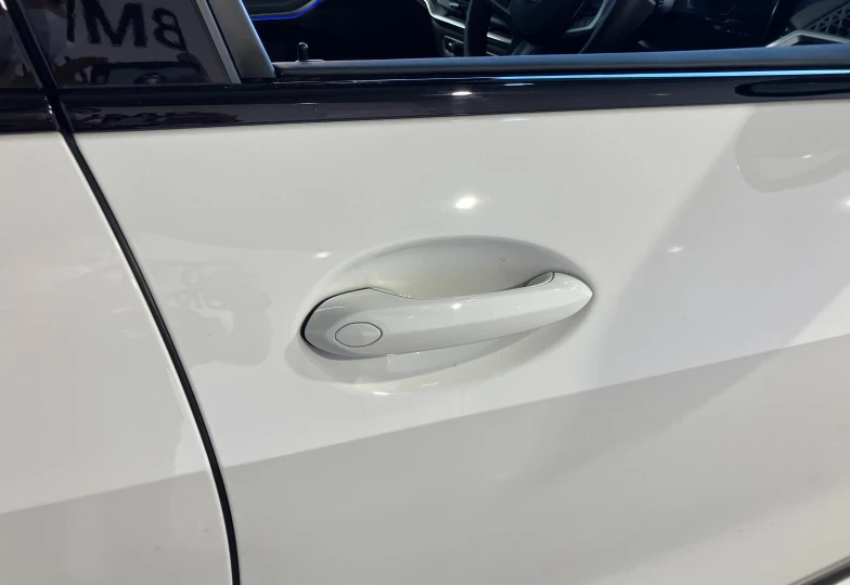 BMW X7 White