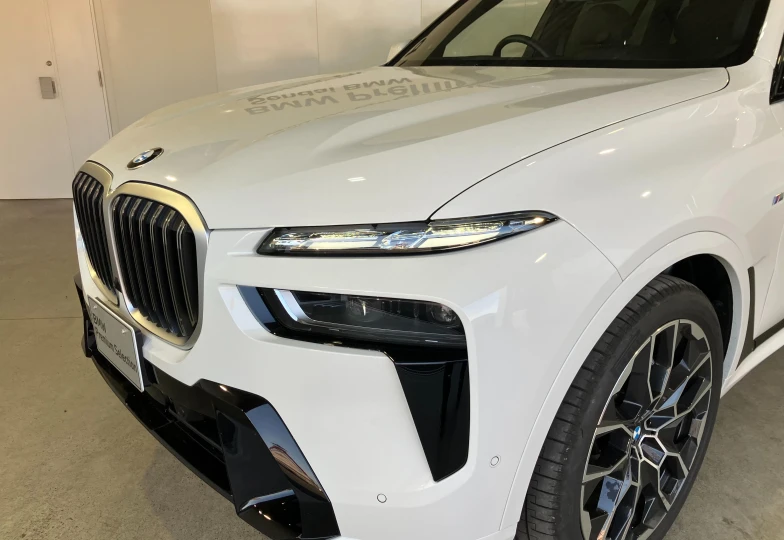 BMW X7 White
