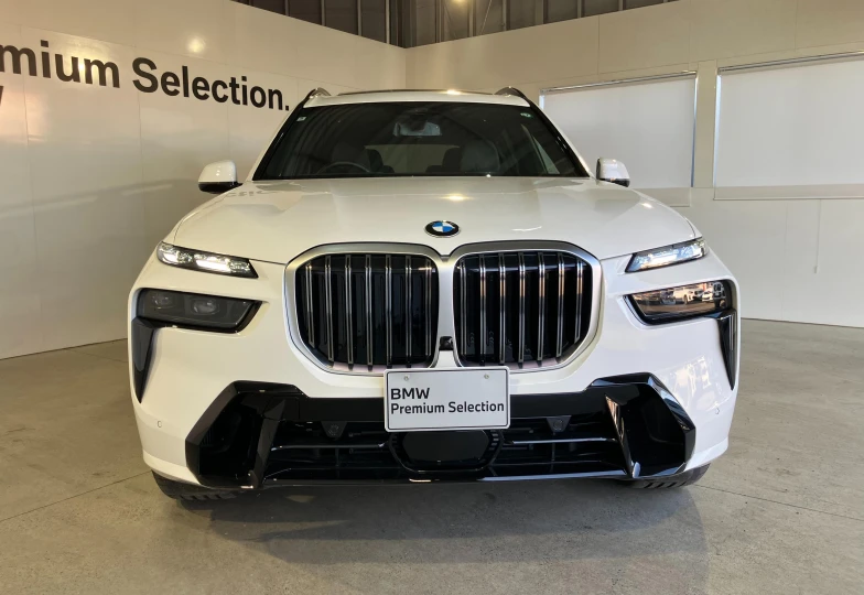 BMW X7 White
