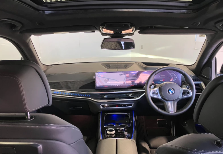 BMW X7 White