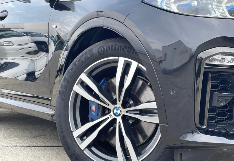 BMW X7 Black
