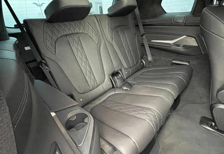 BMW X7 Black