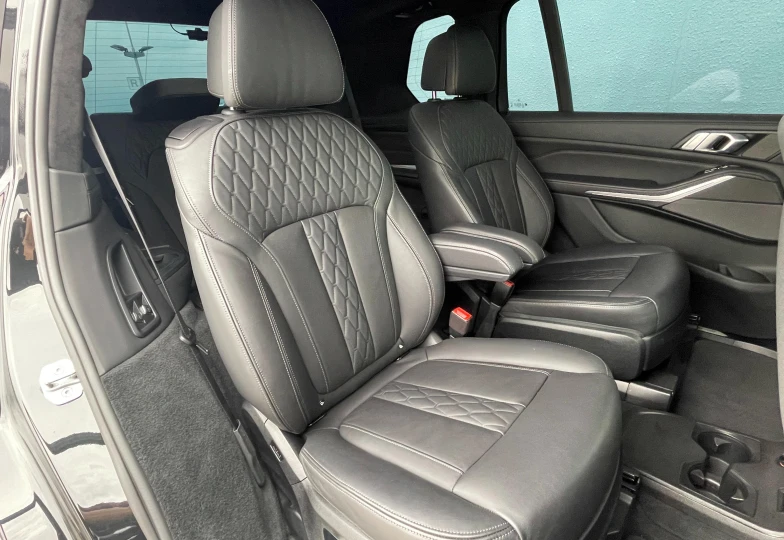 BMW X7 Black