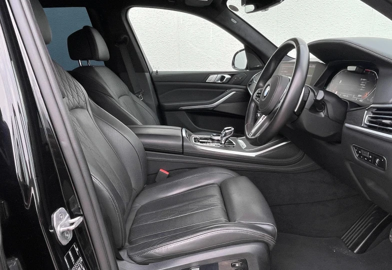 BMW X7 Black