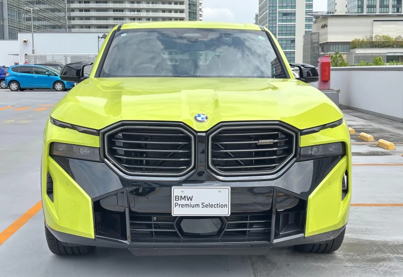 BMW XM Yellow