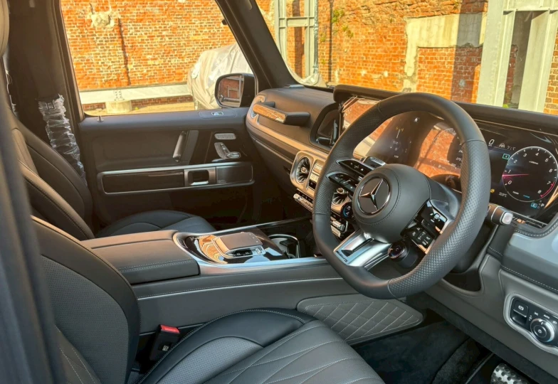 Mercedes G-class Black