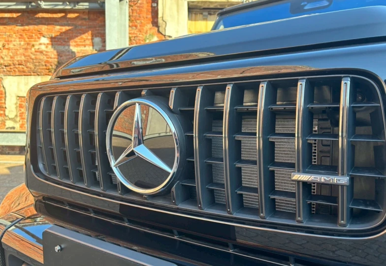 Mercedes G-class Black
