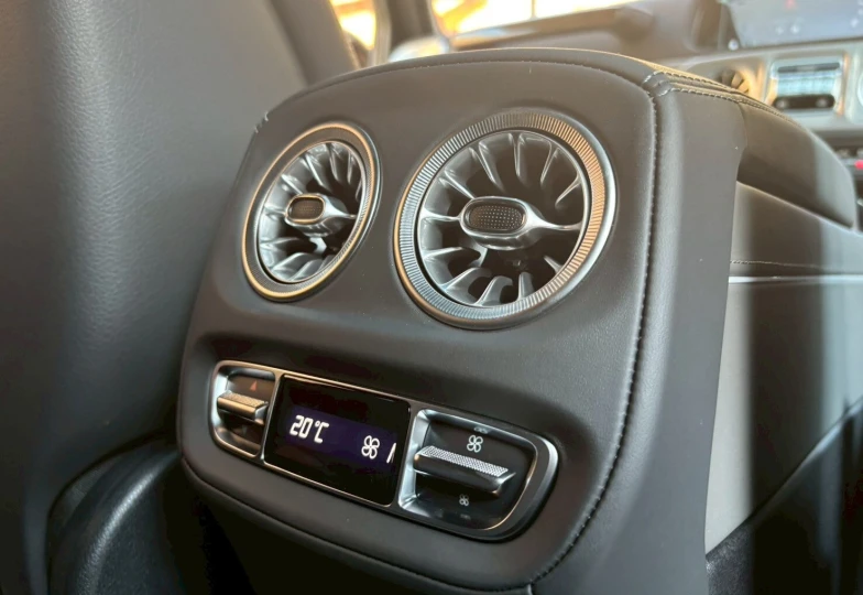Mercedes G-class Black