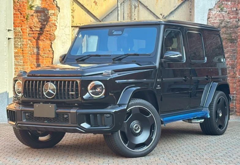 Mercedes G-class Black