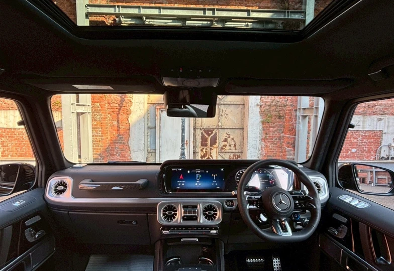 Mercedes G-class Black