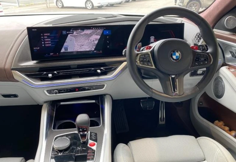 BMW XM White