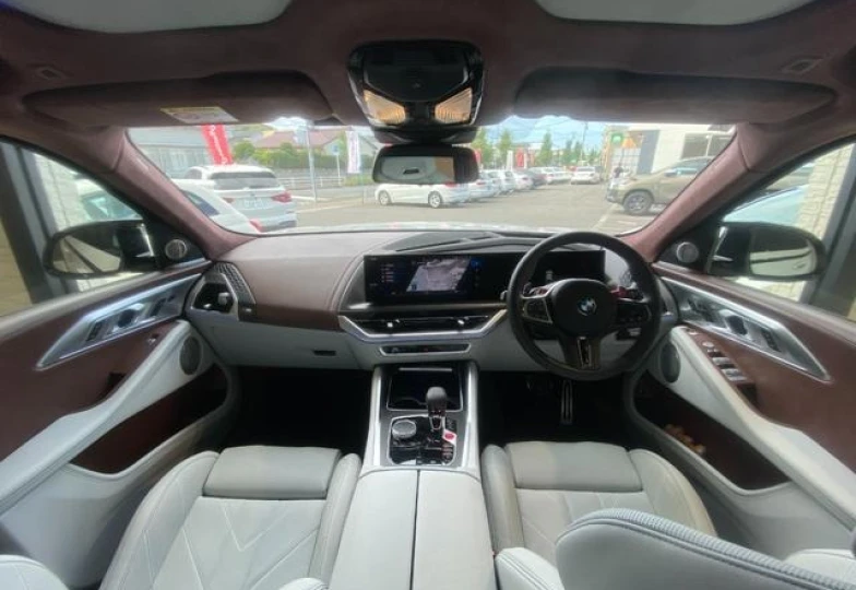BMW XM White