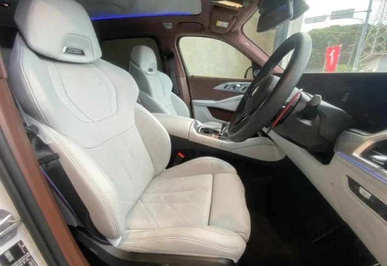 BMW XM White
