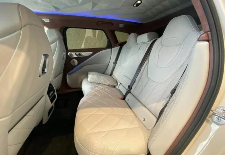BMW XM White