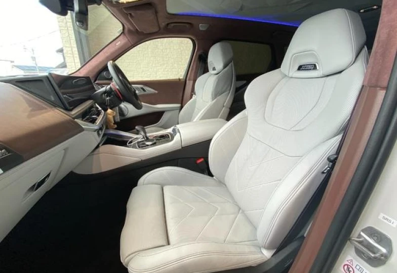 BMW XM White