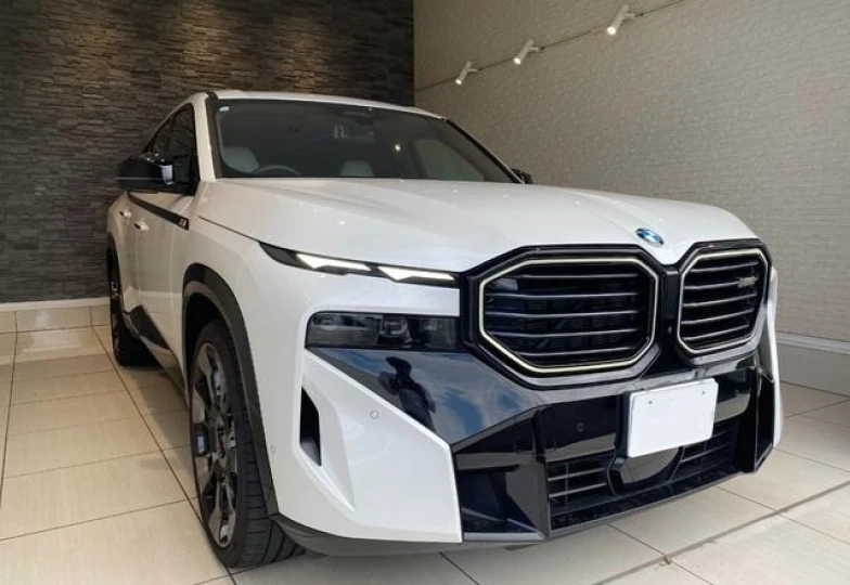 BMW XM White