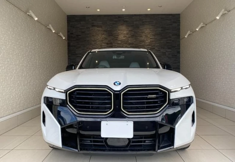 BMW XM White