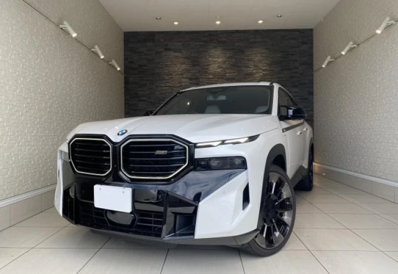 BMW XM White