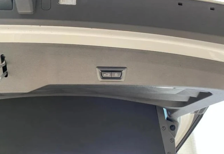 BMW XM White
