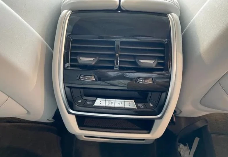 BMW XM White