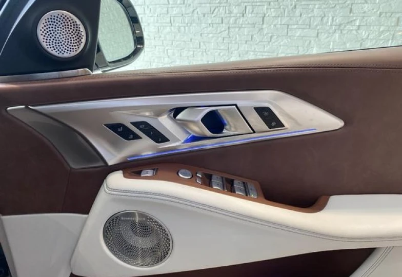 BMW XM White
