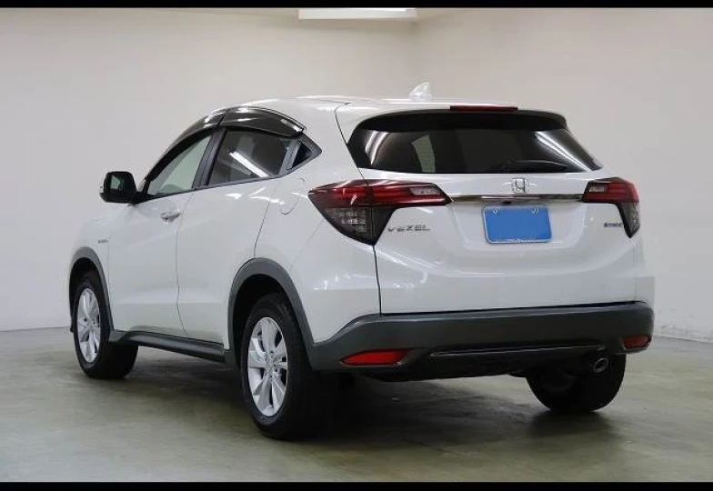 Honda Vezel White