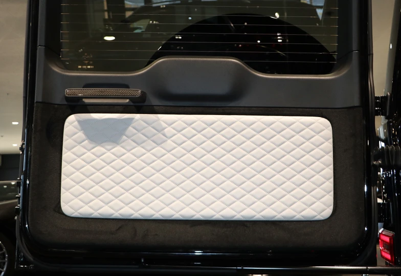 Mercedes G-class Black