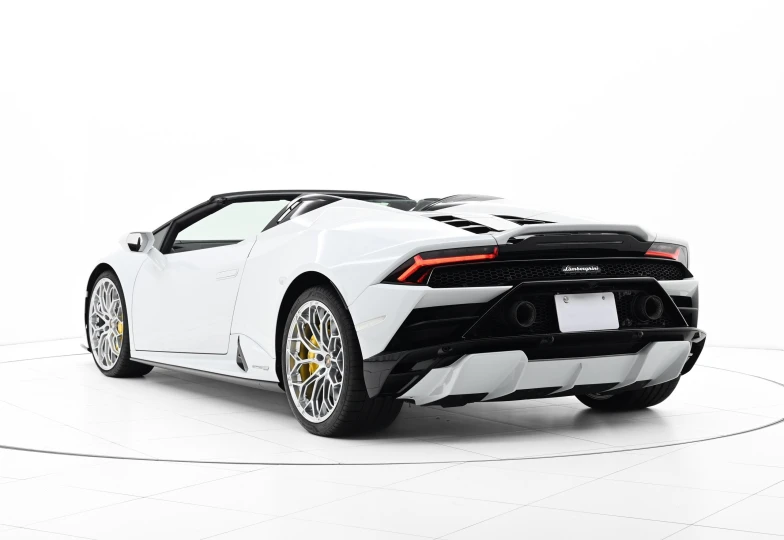 Lamborghini Huracan White
