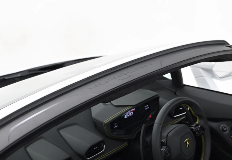 Lamborghini Huracan White