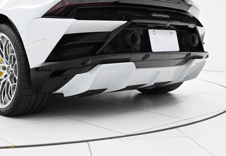 Lamborghini Huracan White