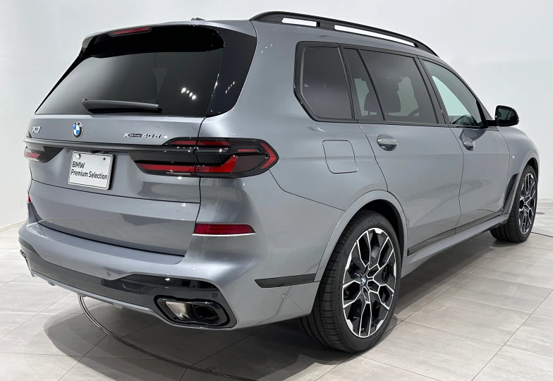 BMW X7 Grey