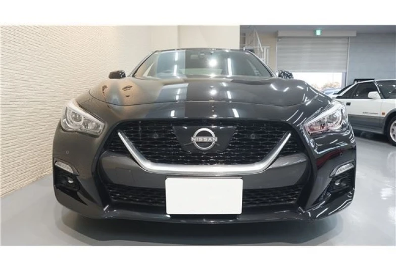 Nissan Skyline Black