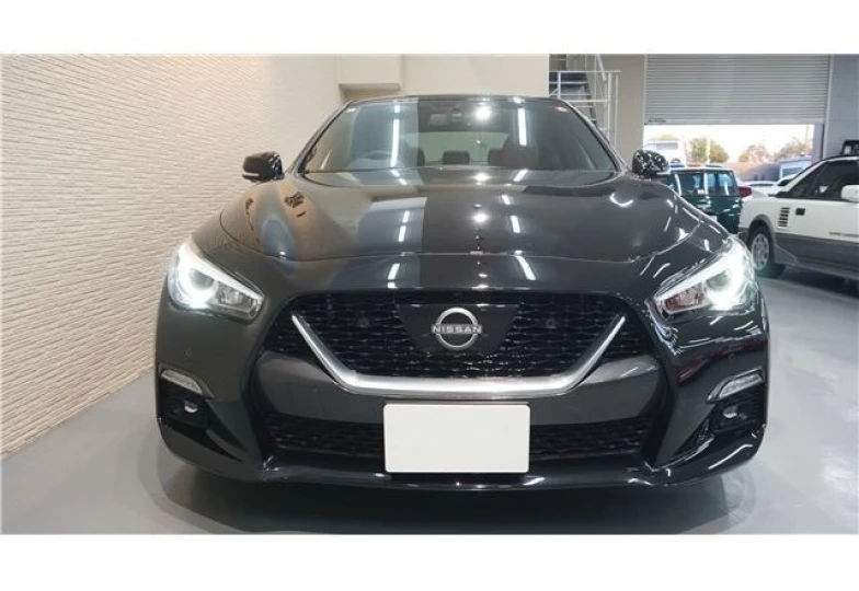 Nissan Skyline Black