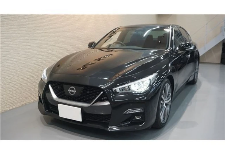 Nissan Skyline Black