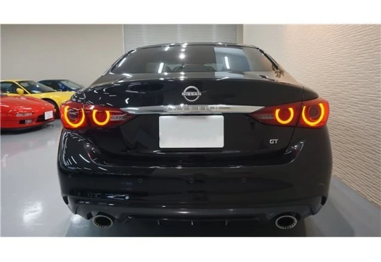 Nissan Skyline Black