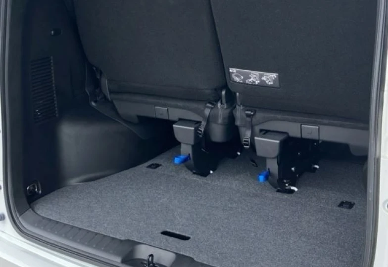 Nissan Serena Белый
