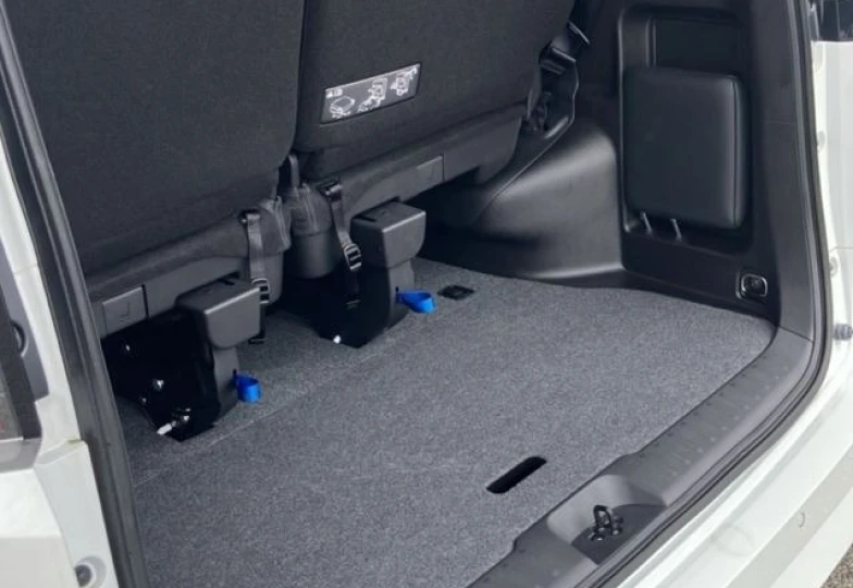 Nissan Serena Белый