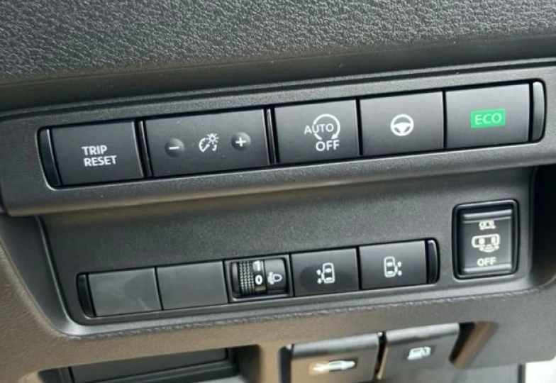 Nissan Serena Белый