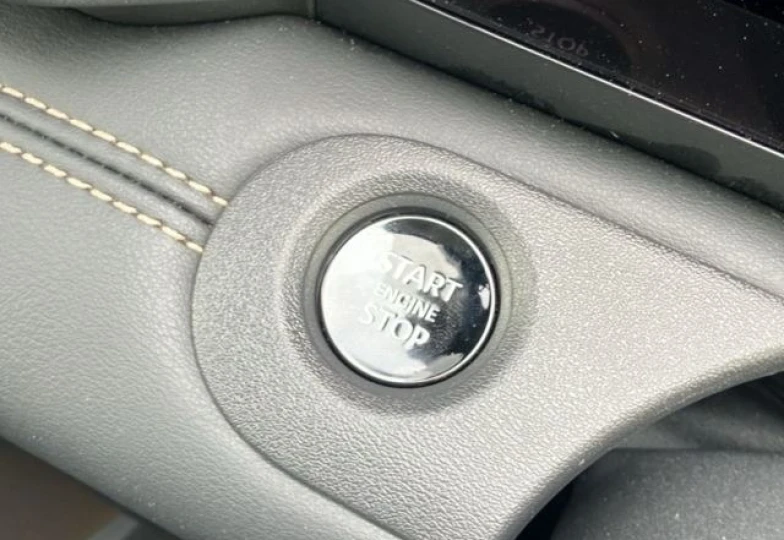 Nissan Serena Белый