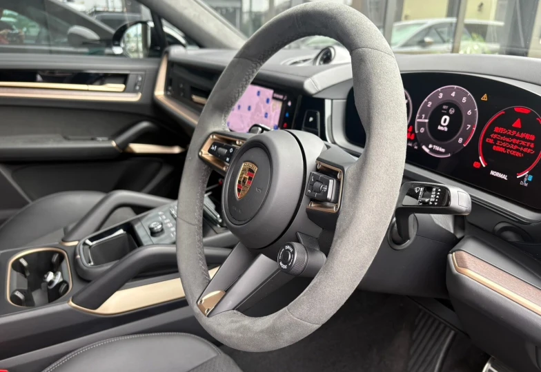 Porsche Cayenne Black