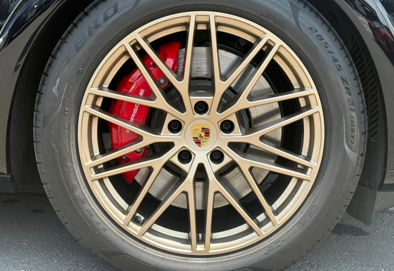 Porsche Cayenne Black