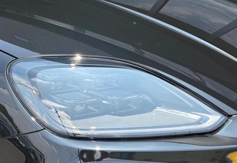 Porsche Cayenne Black