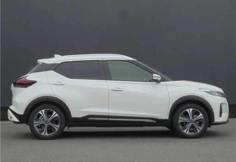 Nissan Kicks White