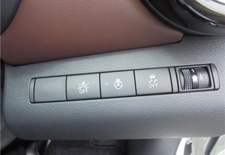 Nissan Kicks White