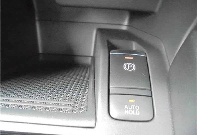 Nissan Kicks White
