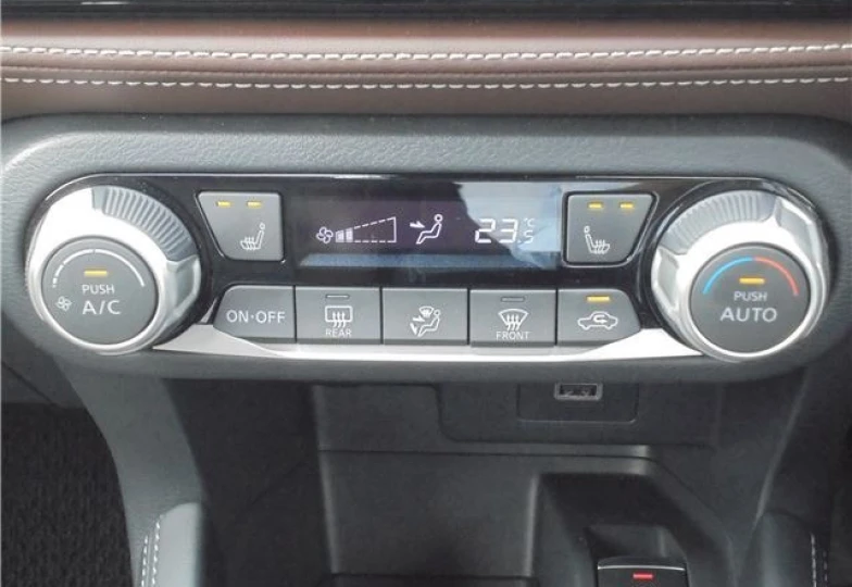 Nissan Kicks White