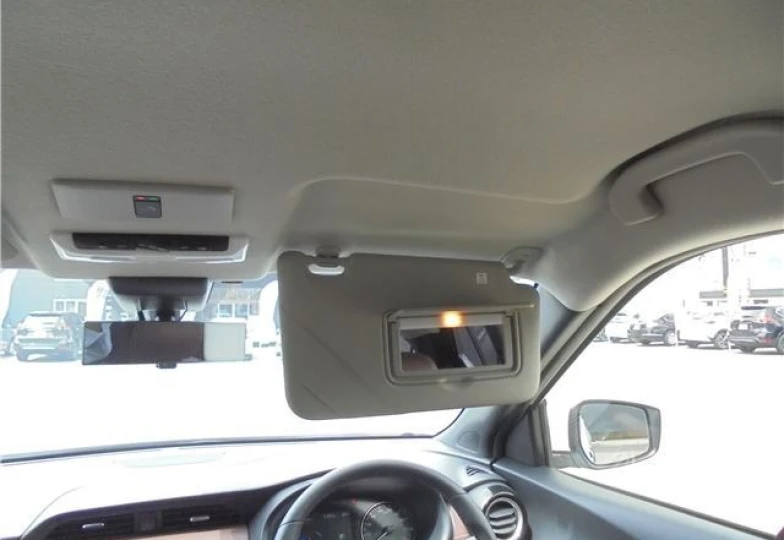 Nissan Kicks White