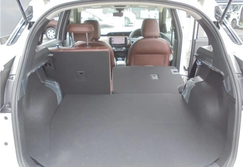Nissan Kicks White